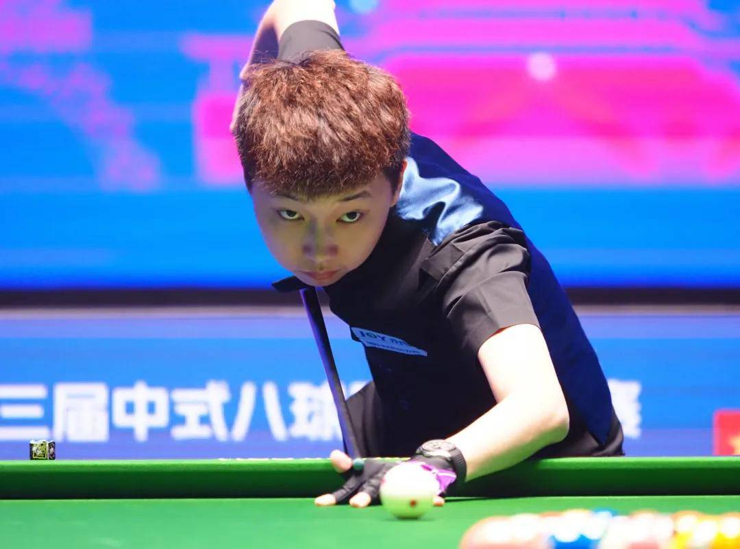 他的手部反 他的手部反