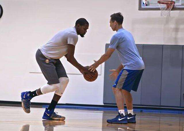 莱默尔：比赛中偶尔丢球很正常 关键是要保持比赛节奏和势头