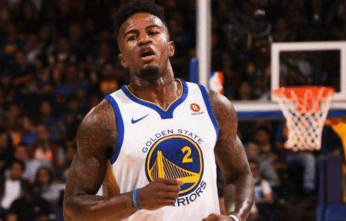 后场出球稳 后场出球稳